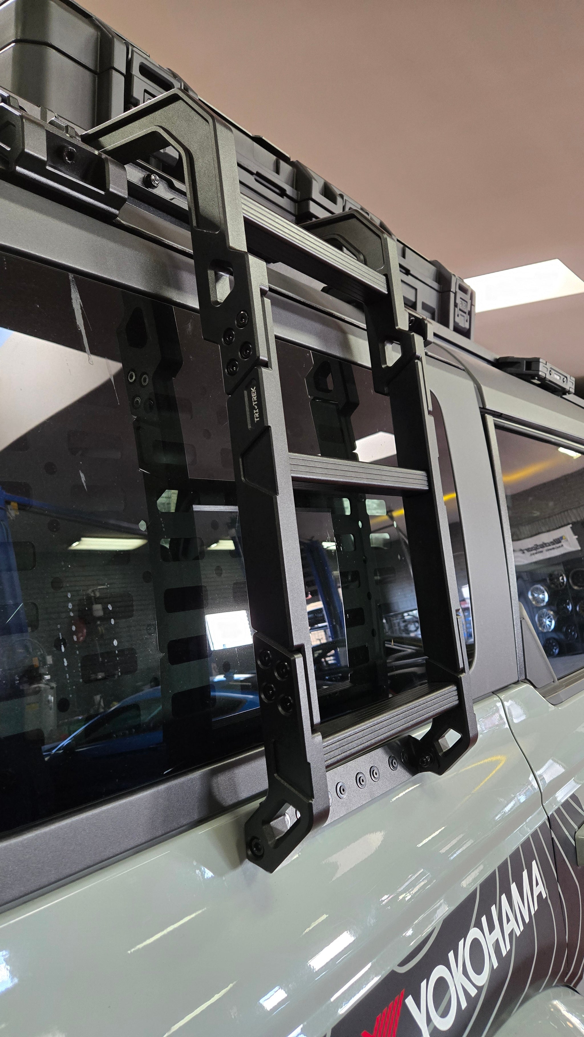 Tri-Trek Aluminum Alloy CNC Ladder For 2021 -2026 Bronco