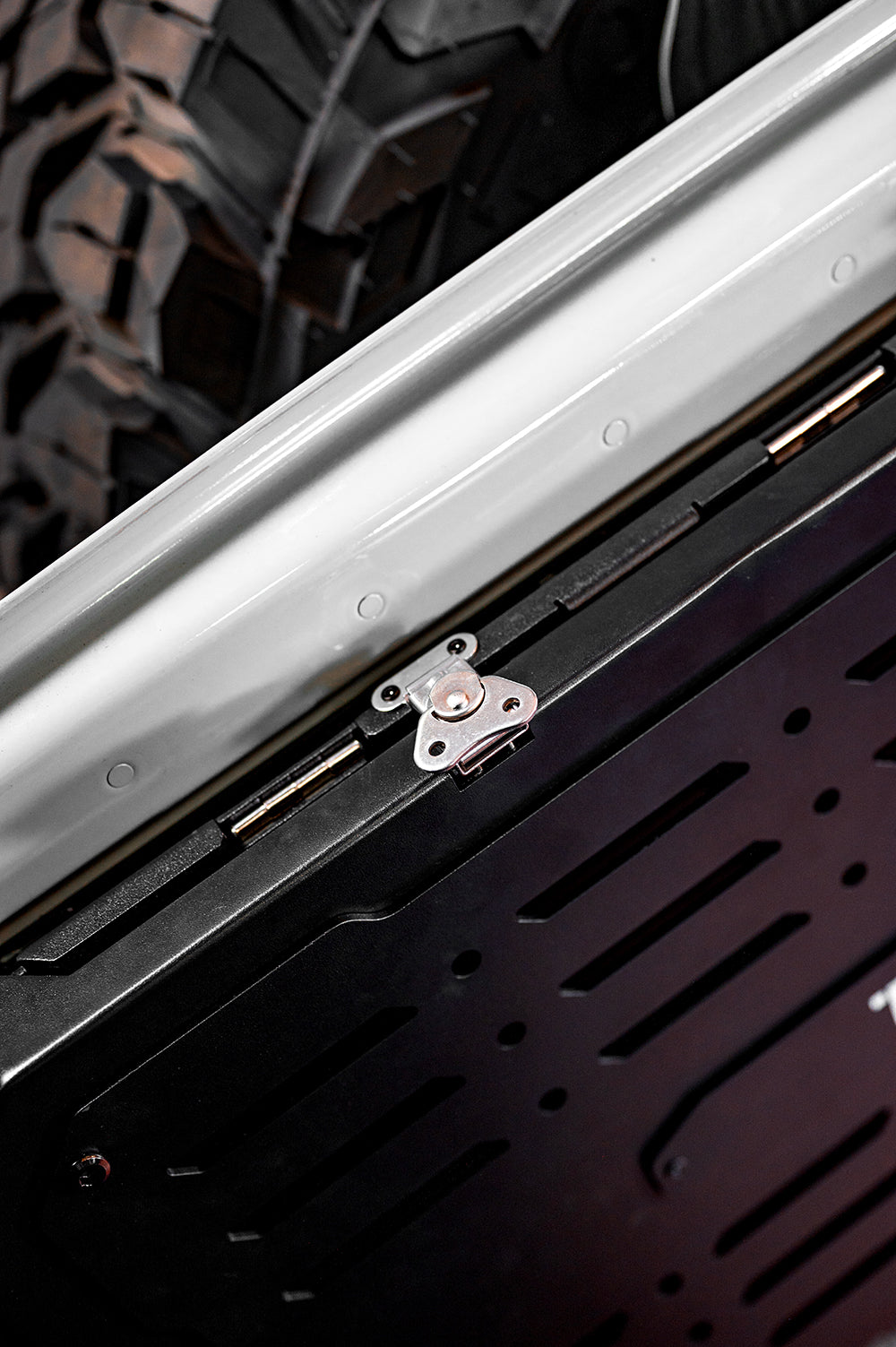 Tri-Trek Aluminum Alloy CNC Tailgate Table and Molle Panel For Bronco 2021-2026