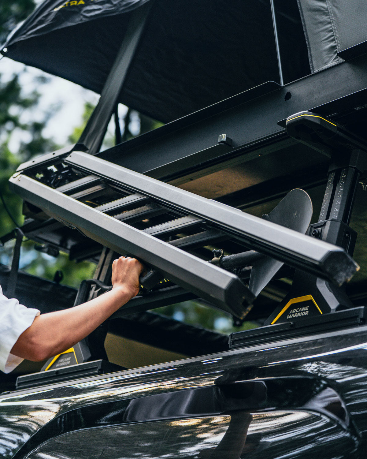 REVOLVE PIVOT MASTER X90 Roof Rack Ladder